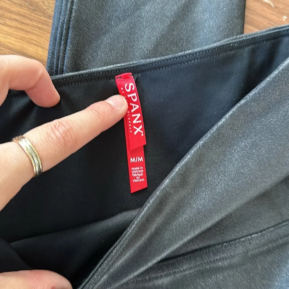 Spanx Faux Leather Black Sexy Date Night Biker Shiny Leggings Medium Moto